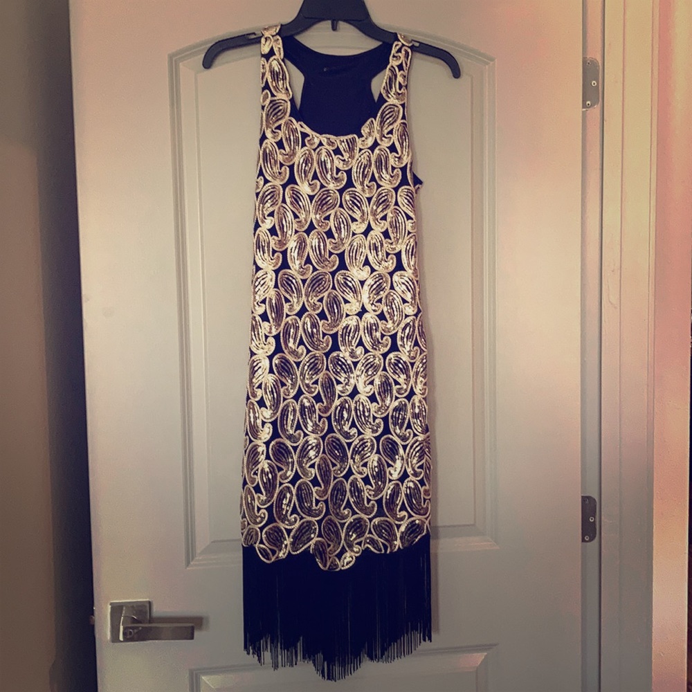Black & Gold Sequin Roaring 20s/Flapper Dress